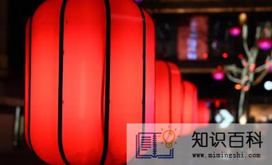 2023春节灯笼可以挂一年吗3