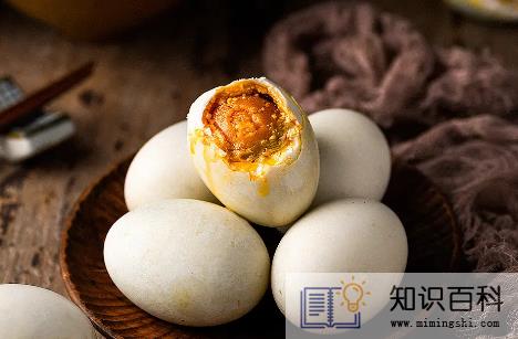 咸鸭蛋搭配什么东西好吃又营养1