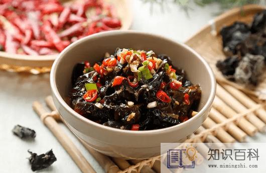 凉拌木耳焯水几分钟1