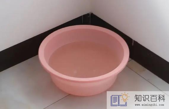 房间太热放一盆水能降温吗1