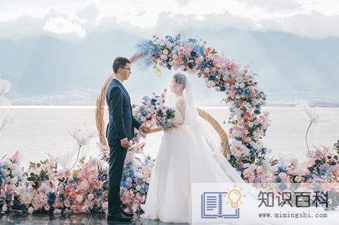 婚礼布置的花束是婚礼策划买的吗1
