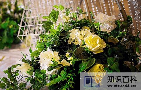 婚礼布置的花束是婚礼策划买的吗3