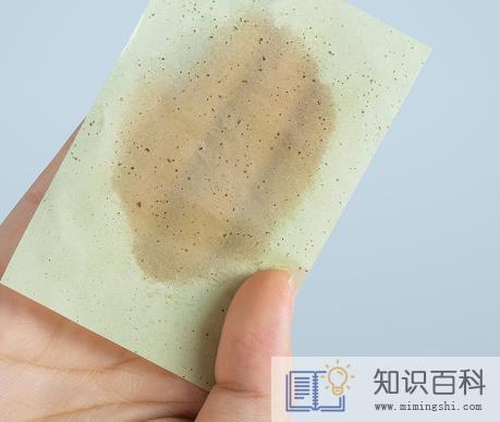 脸上出油是用吸油纸还是散粉3