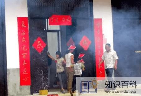 2022过年春晖是贴门上还是墙上3
